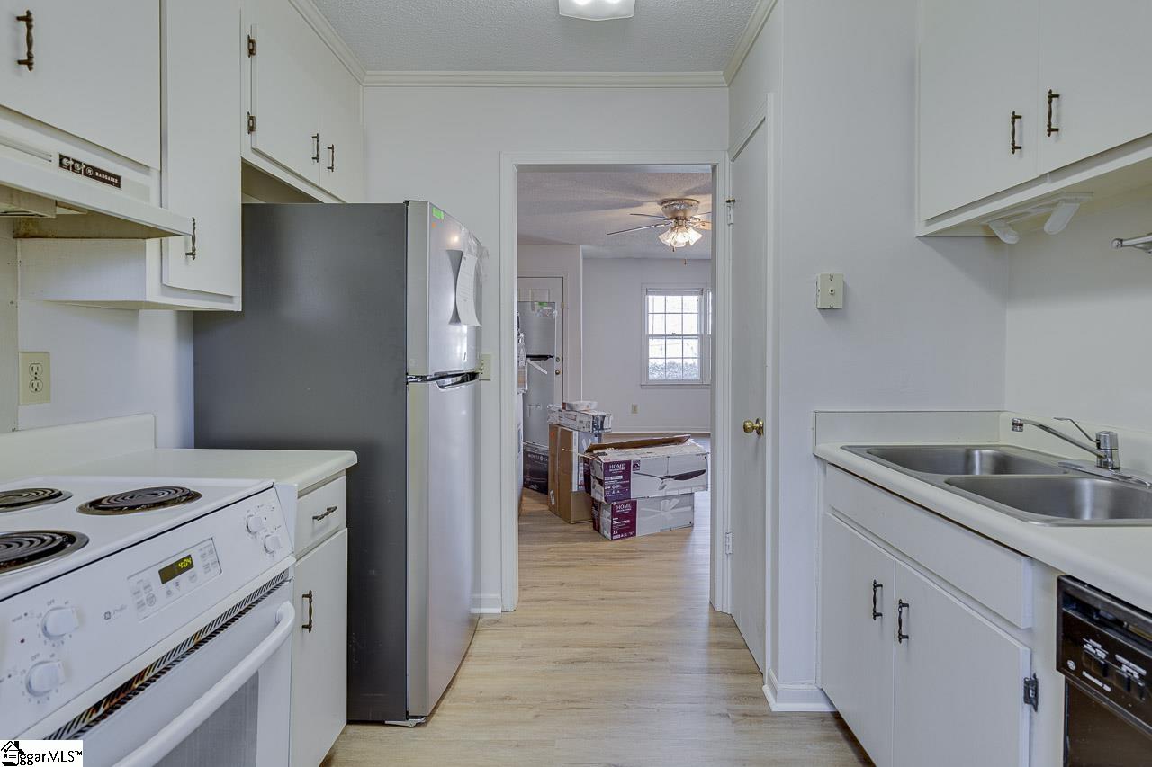 412 John Street, Unit B Greer, SC 29651 - Photo 8 of 16