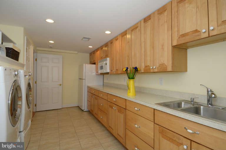 10628 Hunters Valley Road Vienna, VA 22181 - Photo 17 of 30 Updated laundry and 2nd kitchen