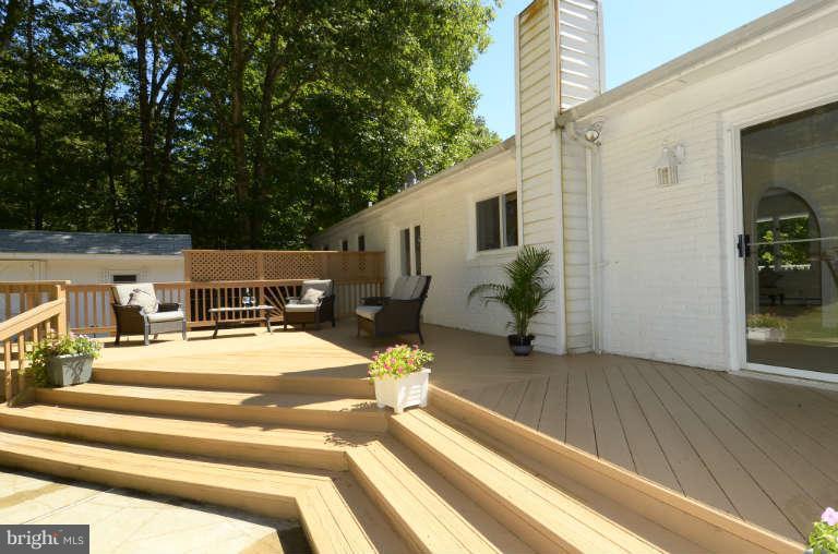 10628 Hunters Valley Road Vienna, VA 22181 - Photo 23 of 30 Exterior (Rear)