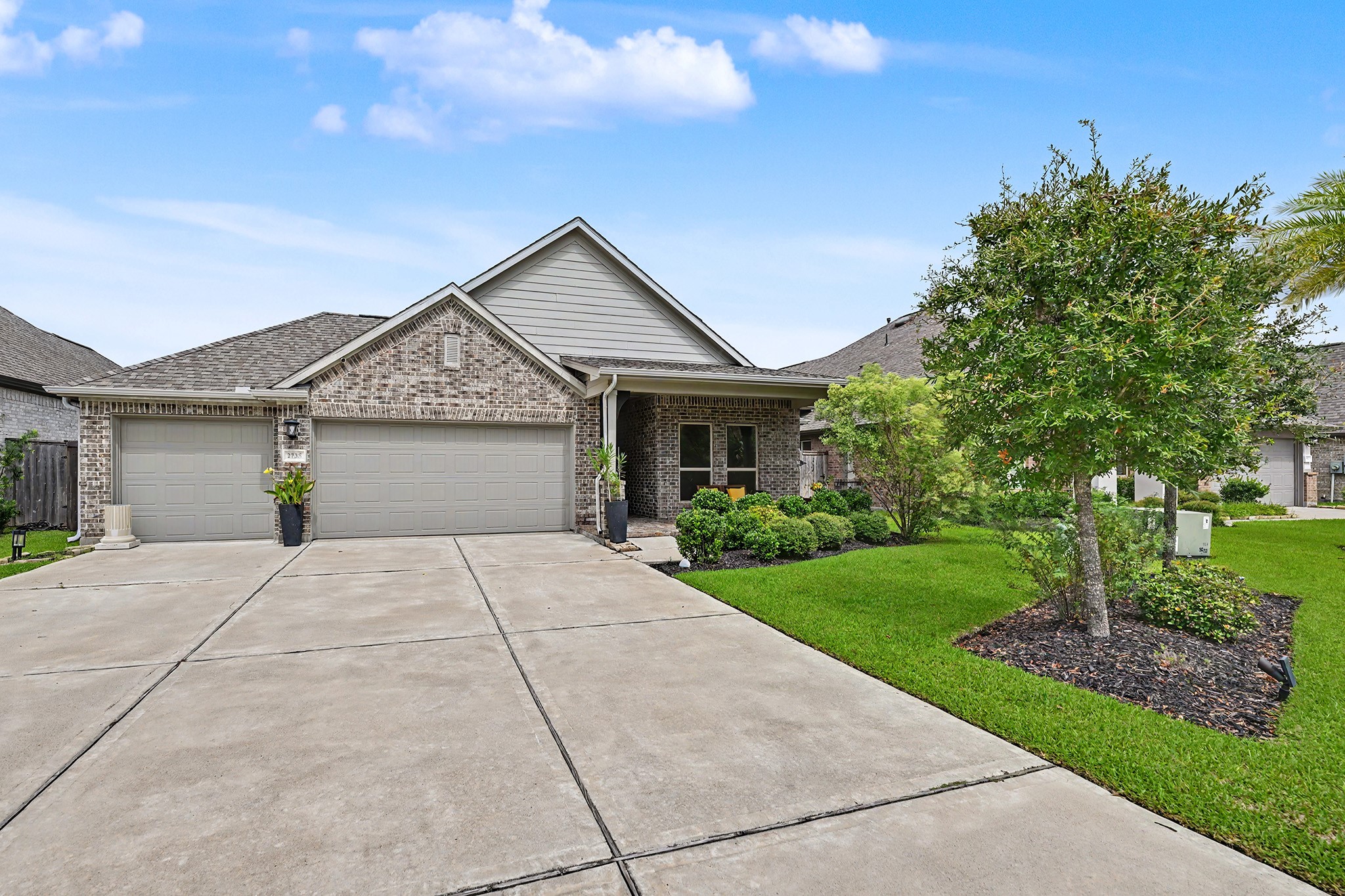 2735 Broad Reach Road Manvel, TX 77578 - Photo 1 of 37 Gallery Image 1