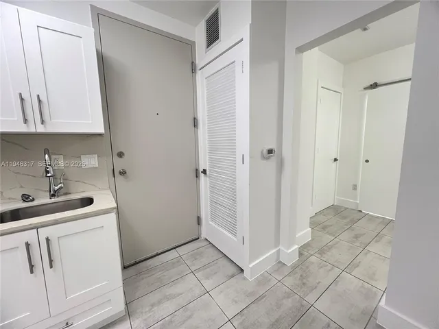 $1,900 | 1201 Pennsylvania Avenue, Unit 111, Miami Beach, FL 33139