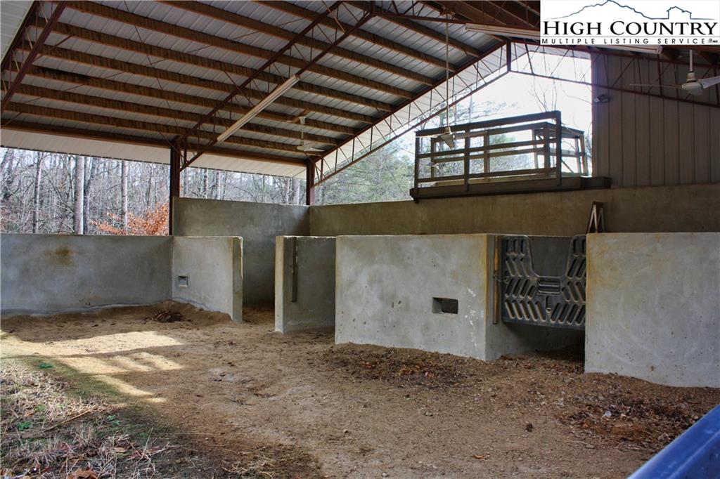1520 Meadow Road Ferguson, NC 28624 - Photo 27 of 44 a view of a garage