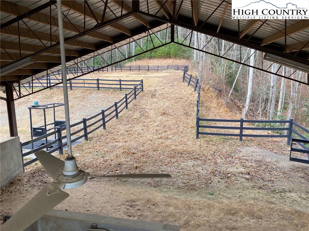 1520 Meadow Road Ferguson, NC 28624 - Photo 3 of 44