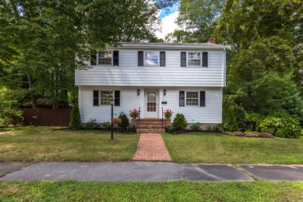 11 Andrews Road Wakefield, MA 01880 - Photo 2 of 30 Gallery Image 2