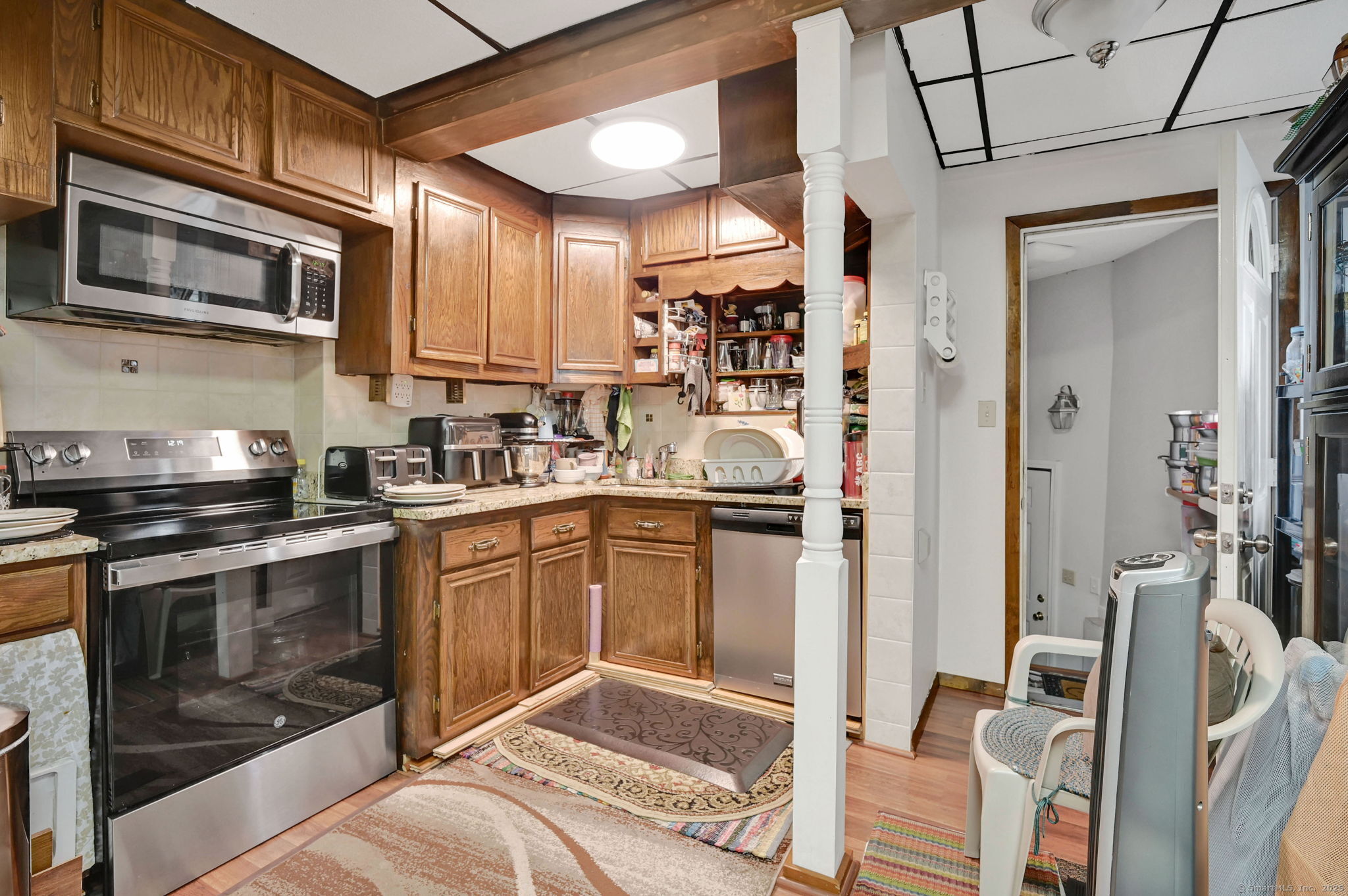 18 Englewood Avenue Bloomfield, CT 06002 - Photo 19 of 34