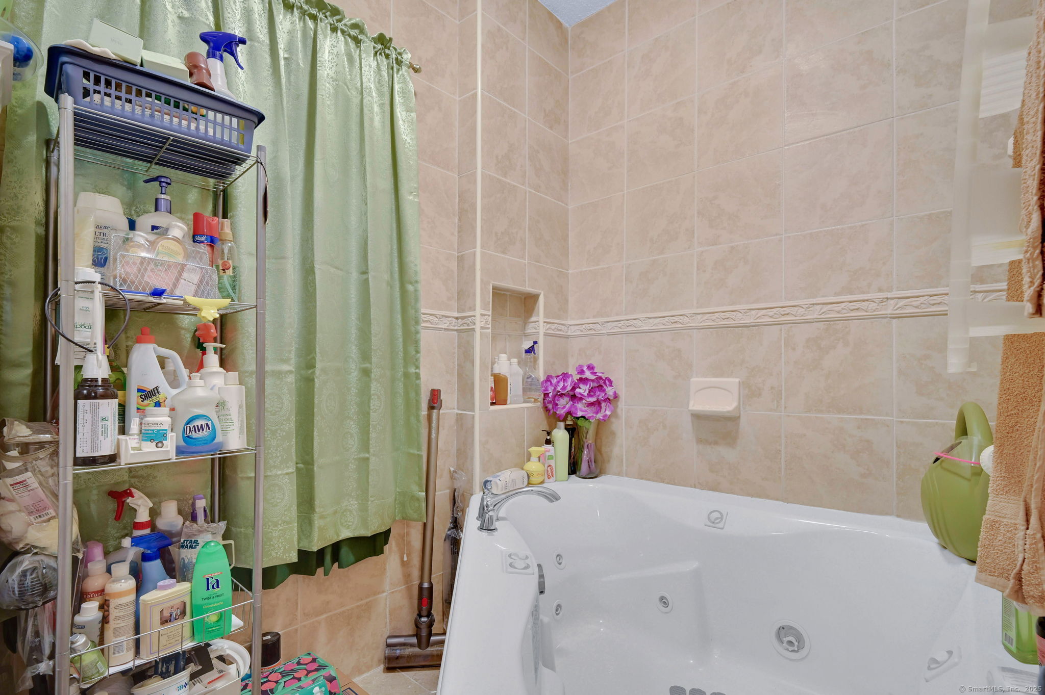 18 Englewood Avenue Bloomfield, CT 06002 - Photo 32 of 34