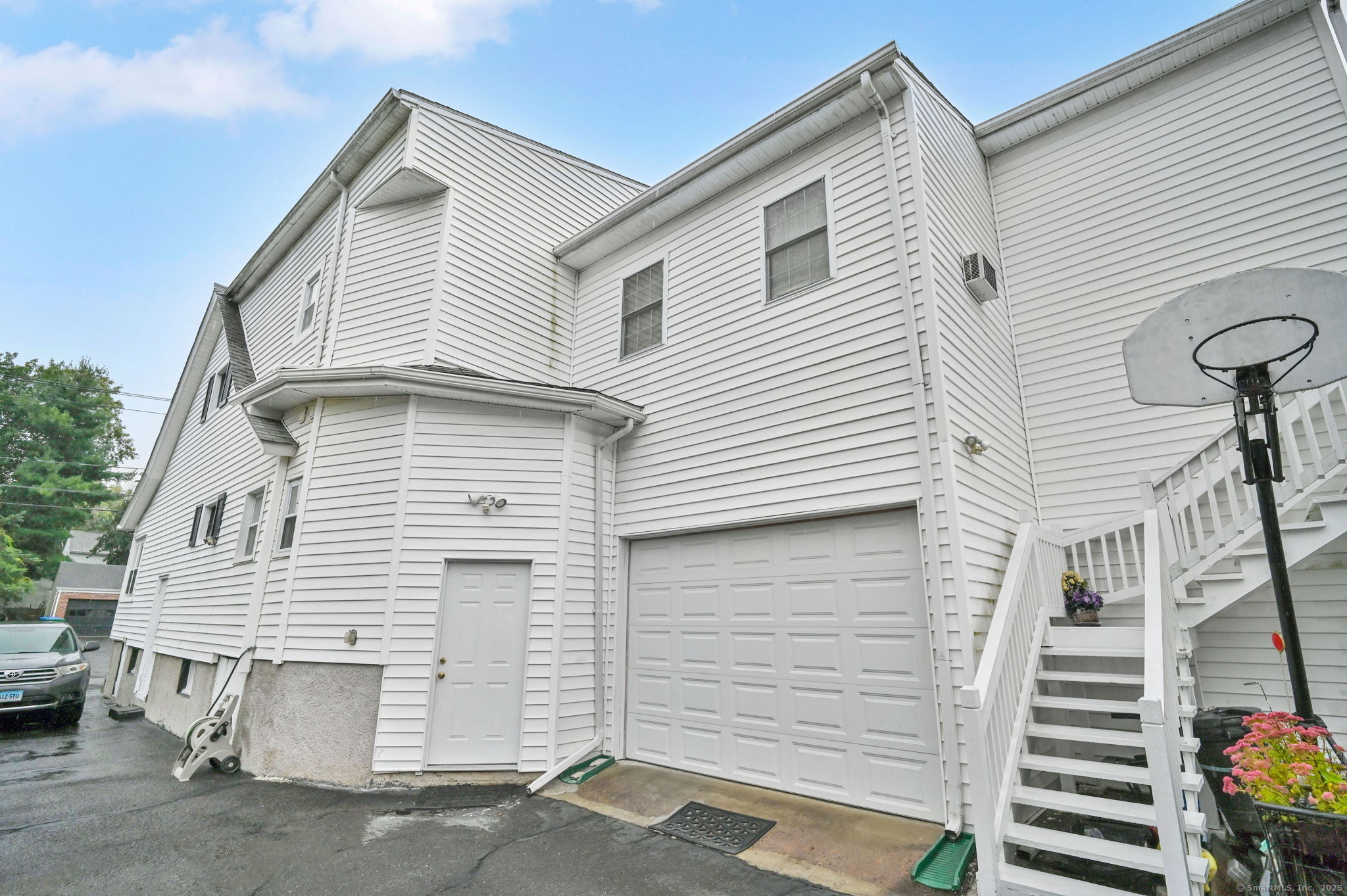 18 Englewood Avenue Bloomfield, CT 06002 - Photo 4 of 34