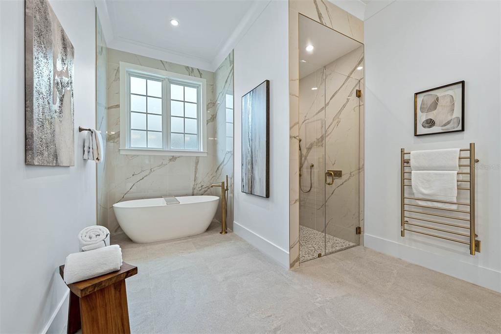 1820 Glencoe Road Winter Park, FL 32789 - Photo 27 of 75 a bathroom with a tub and shower