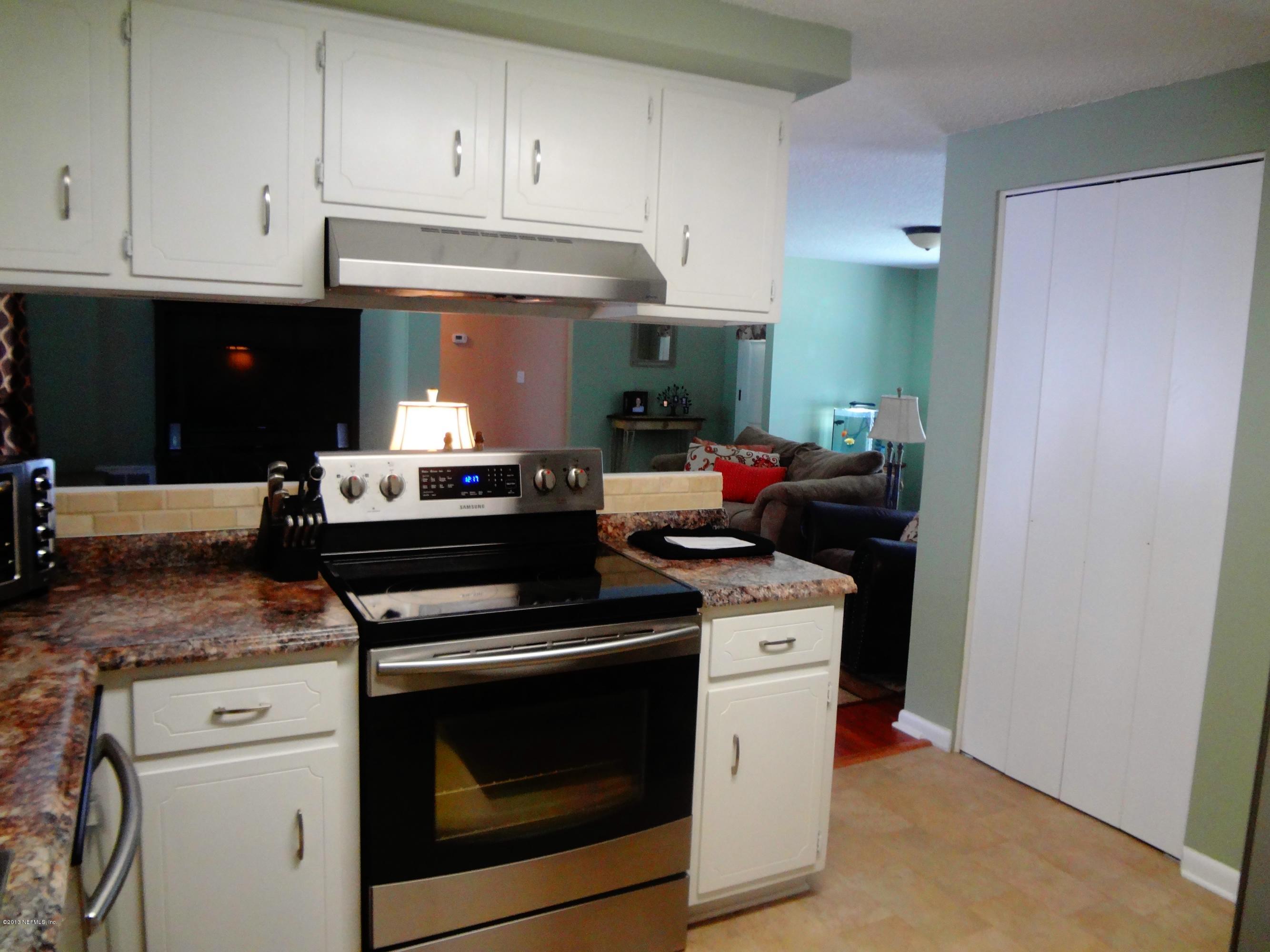 8727 Moss Haven Road Jacksonville, FL 32221 - Photo 3 of 13 Kitchen