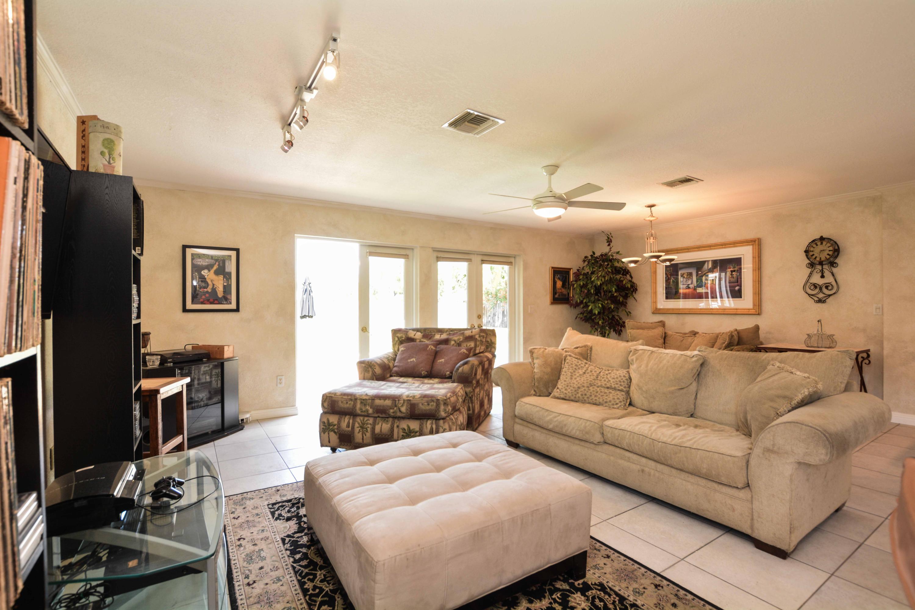 235 Northwest 6th Street Boca Raton, FL 33432 - Photo 22 of 31 235NW6StBocaRatonFL (22 of 29)