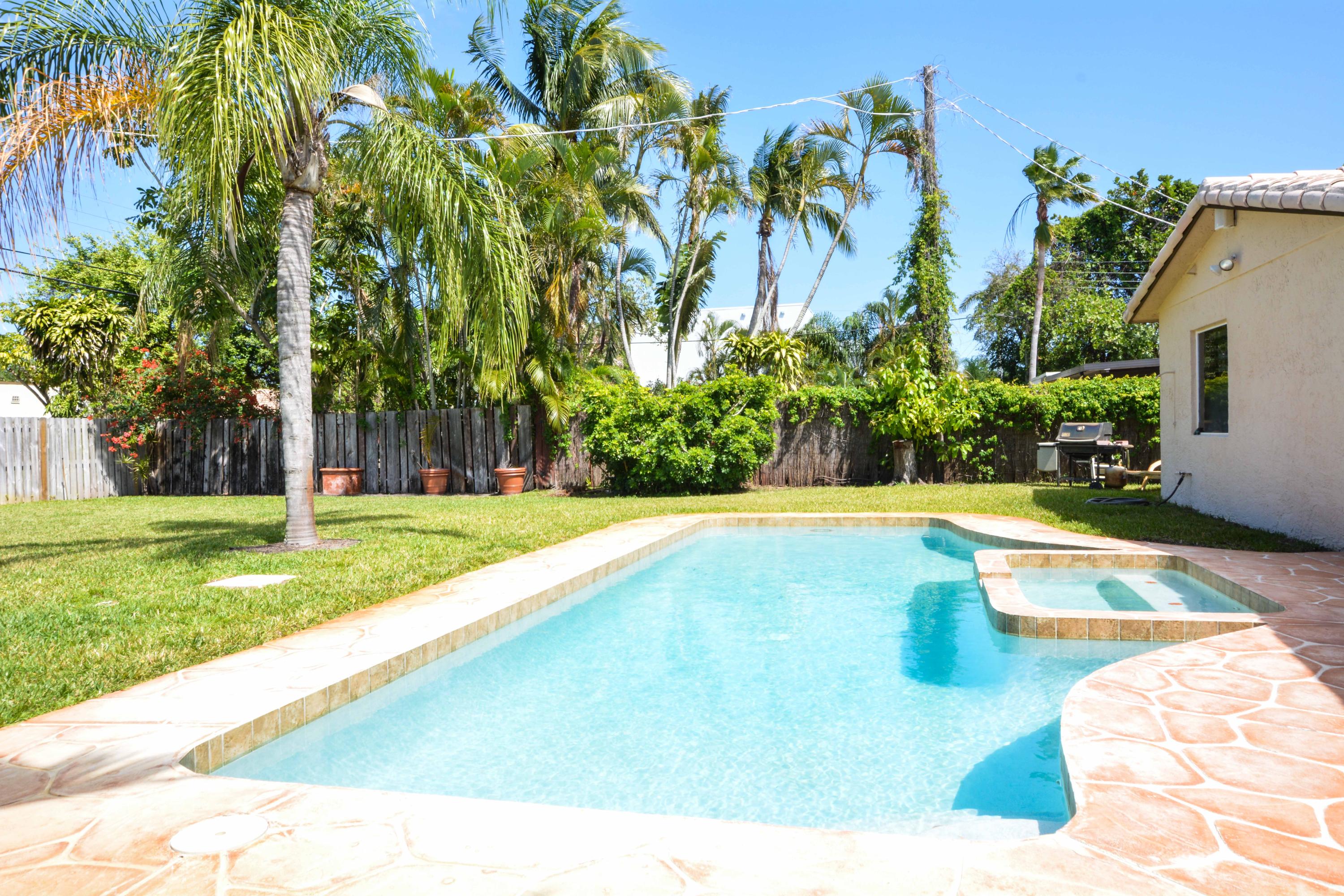 235 Northwest 6th Street Boca Raton, FL 33432 - Photo 30 of 31 235NW6StBocaRatonFL (28 of 29)