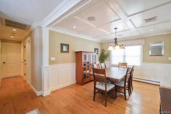 $679,888 | 6 Madsen Court, Mount Sinai, NY 11766