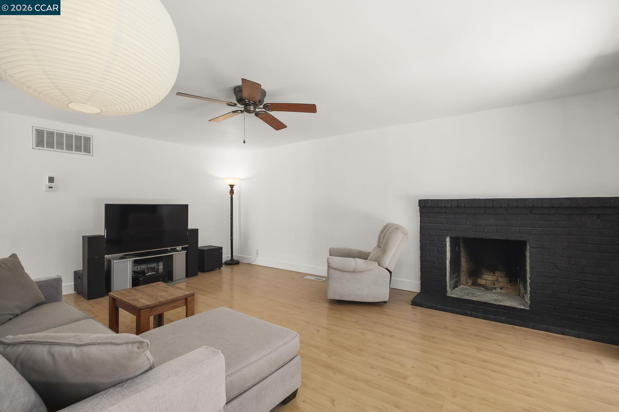 4050 Sacramento Street Concord, CA 94521 - Photo 6 of 31