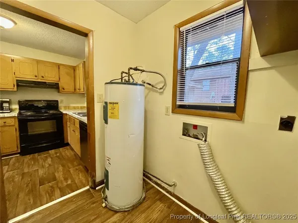 $925 | 754 Hedgelawn Way, Fayetteville, NC 28311