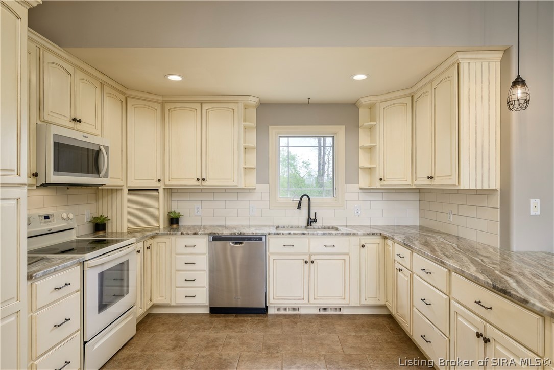 6205 Juniper Ridge Court Charlestown, IN 47111 - Photo 13 of 63 Kitchen