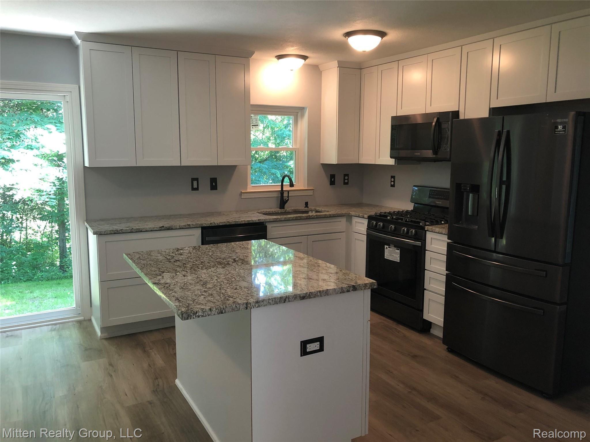 16771 Cavanaugh Lake Road Chelsea, MI 48118 - Photo 17 of 26 image00017.jpeg
