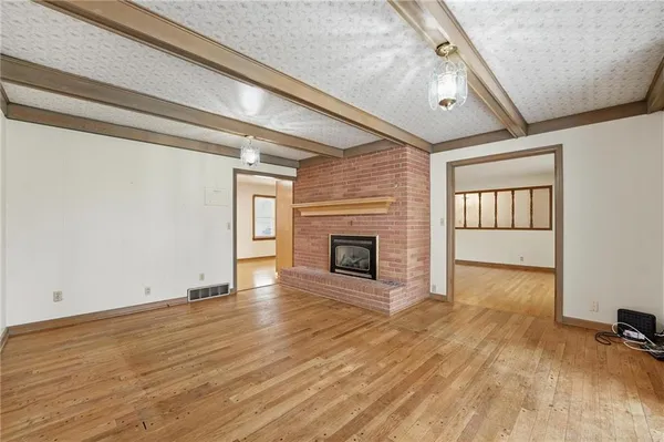 $340,000 | 206 Northwest Woodbine Avenue, Lee's Summit, MO 64063