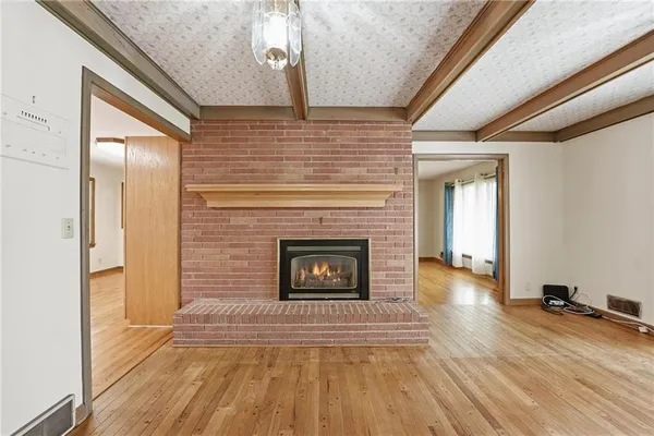 $340,000 | 206 Northwest Woodbine Avenue, Lee's Summit, MO 64063