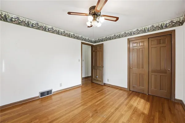 $340,000 | 206 Northwest Woodbine Avenue, Lee's Summit, MO 64063