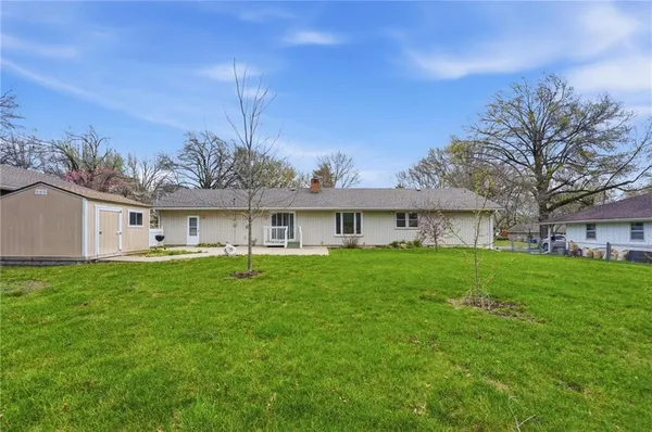 $340,000 | 206 Northwest Woodbine Avenue, Lee's Summit, MO 64063