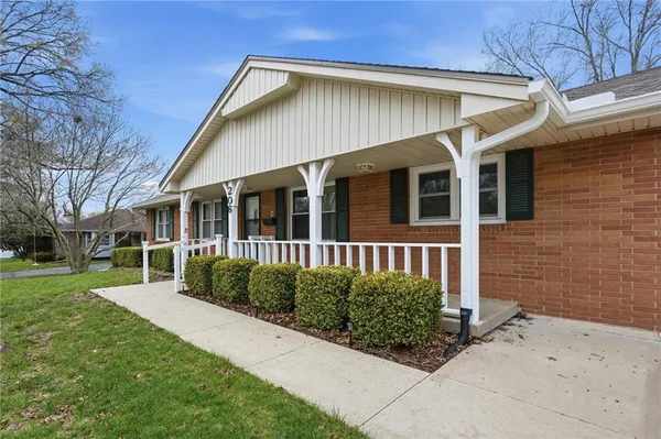 $340,000 | 206 Northwest Woodbine Avenue, Lee's Summit, MO 64063