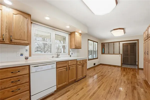 $340,000 | 206 Northwest Woodbine Avenue, Lee's Summit, MO 64063