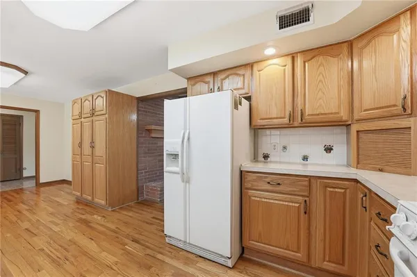 $340,000 | 206 Northwest Woodbine Avenue, Lee's Summit, MO 64063