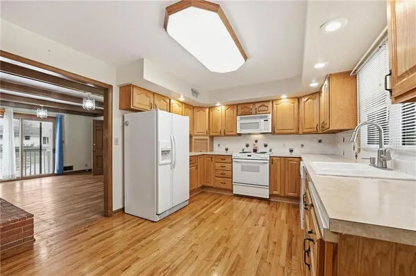 $340,000 | 206 Northwest Woodbine Avenue, Lee's Summit, MO 64063