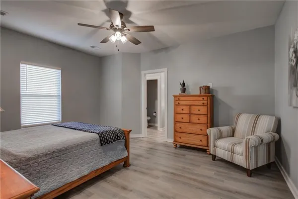 $299,900 | 106 East Walker Drive, Harrisonville, MO 64701