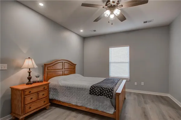 $299,900 | 106 East Walker Drive, Harrisonville, MO 64701