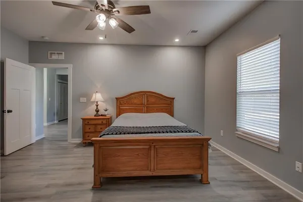 $299,900 | 106 East Walker Drive, Harrisonville, MO 64701