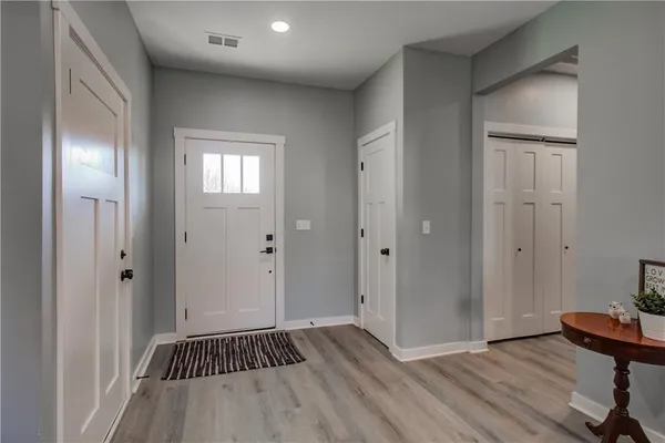 $299,900 | 106 East Walker Drive, Harrisonville, MO 64701