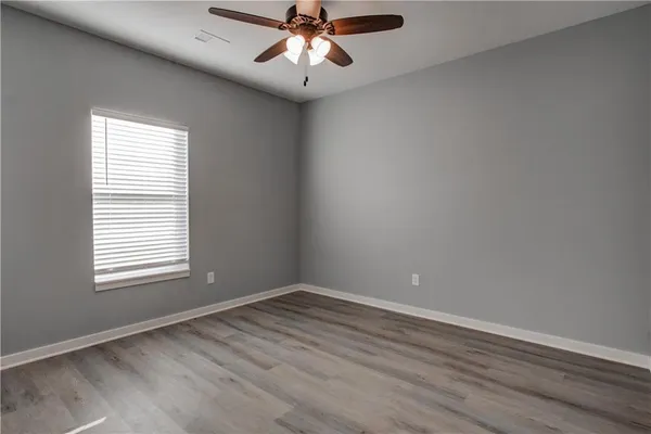 $299,900 | 106 East Walker Drive, Harrisonville, MO 64701