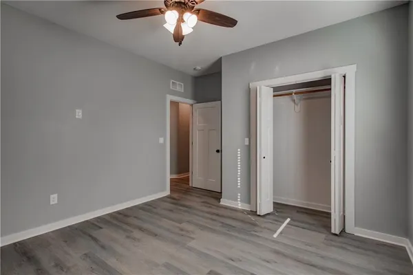 $299,900 | 106 East Walker Drive, Harrisonville, MO 64701