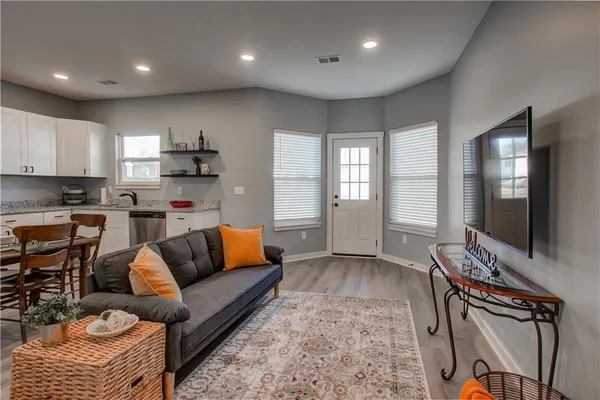 $299,900 | 106 East Walker Drive, Harrisonville, MO 64701