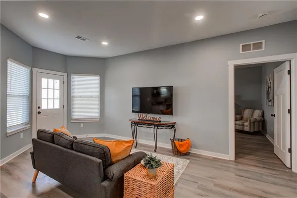 $299,900 | 106 East Walker Drive, Harrisonville, MO 64701