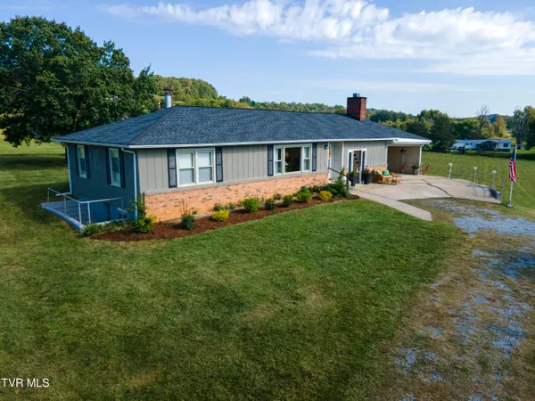 $387,900 | 8315 Old Stage Road, Chuckey, TN 37641
