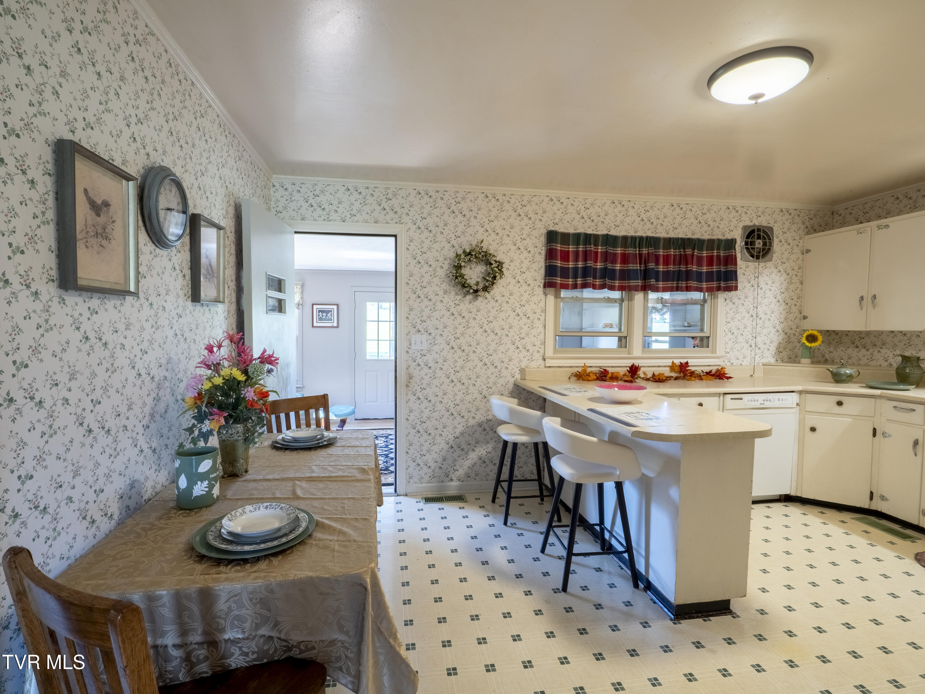 8315 Old Stage Road Chuckey, TN 37641 - Photo 11 of 58 _1018628-HDR