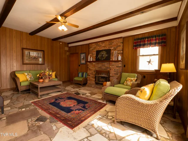 $387,900 | 8315 Old Stage Road, Chuckey, TN 37641