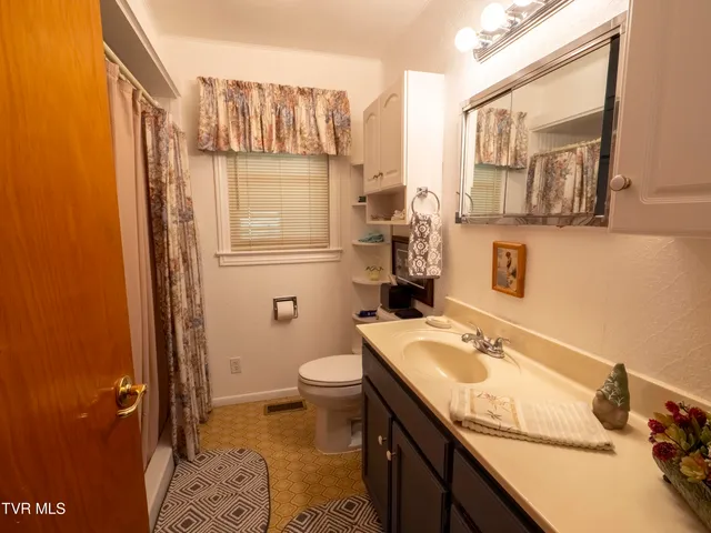 $387,900 | 8315 Old Stage Road, Chuckey, TN 37641