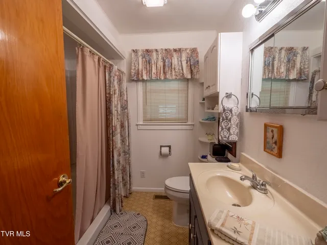 $387,900 | 8315 Old Stage Road, Chuckey, TN 37641