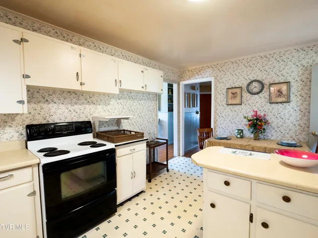 $387,900 | 8315 Old Stage Road, Chuckey, TN 37641