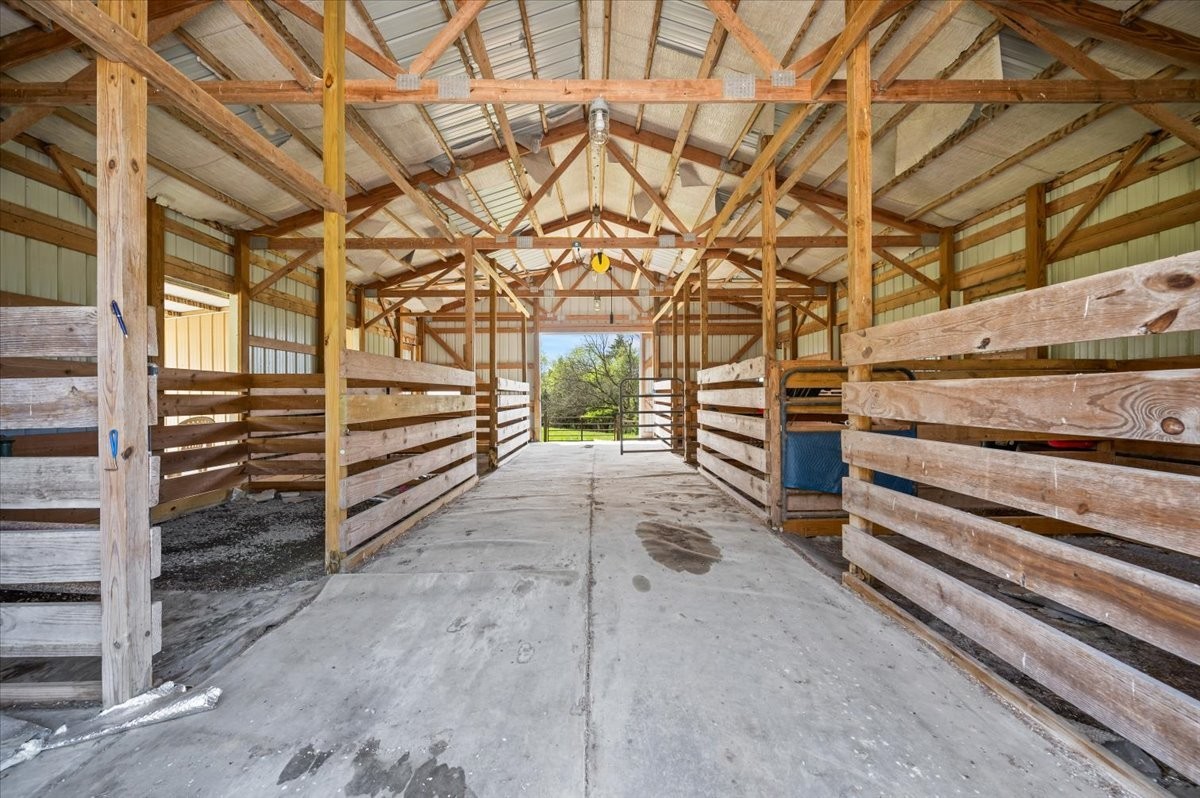 216 Old Wolf Hill Road Bethpage, TN 37022 - Photo 54 of 70 a view of room with stairs