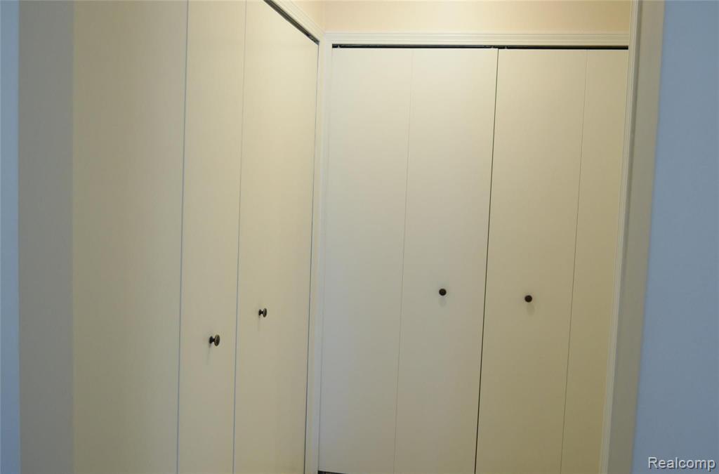 29602 Middlebelt Road, Unit 2801 Farmington Hills, MI 48334 - Photo 20 of 42