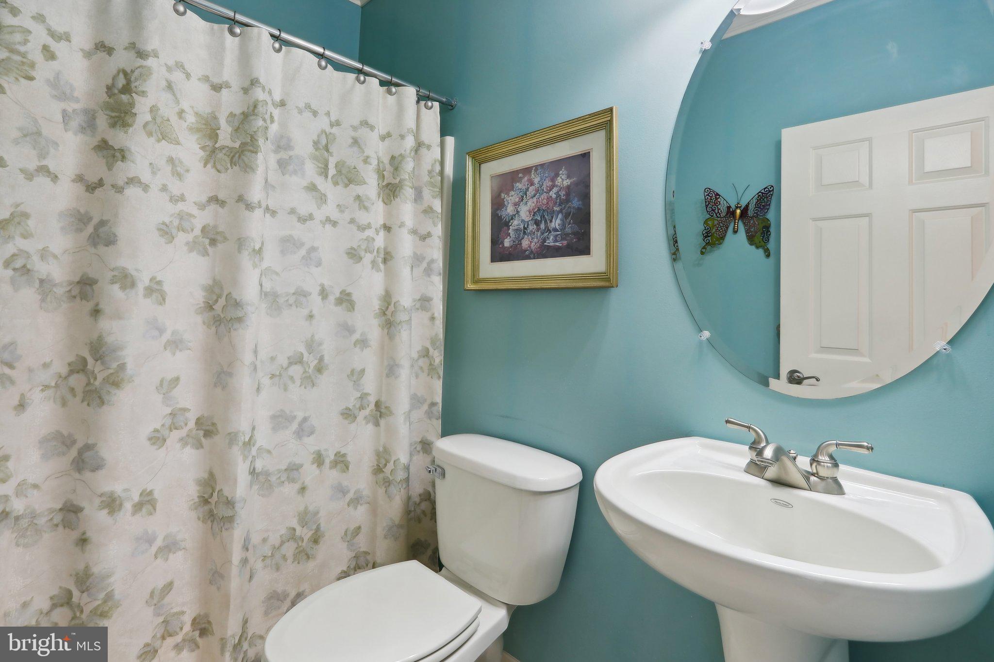 42 Five Ponds Circle Warminster, PA 18974 - Photo 23 of 31 Full hall bath