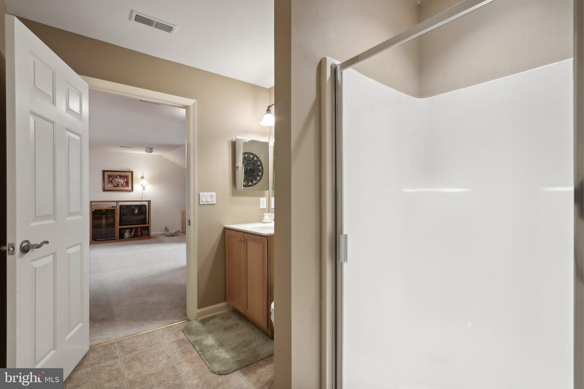 42 Five Ponds Circle Warminster, PA 18974 - Photo 27 of 31