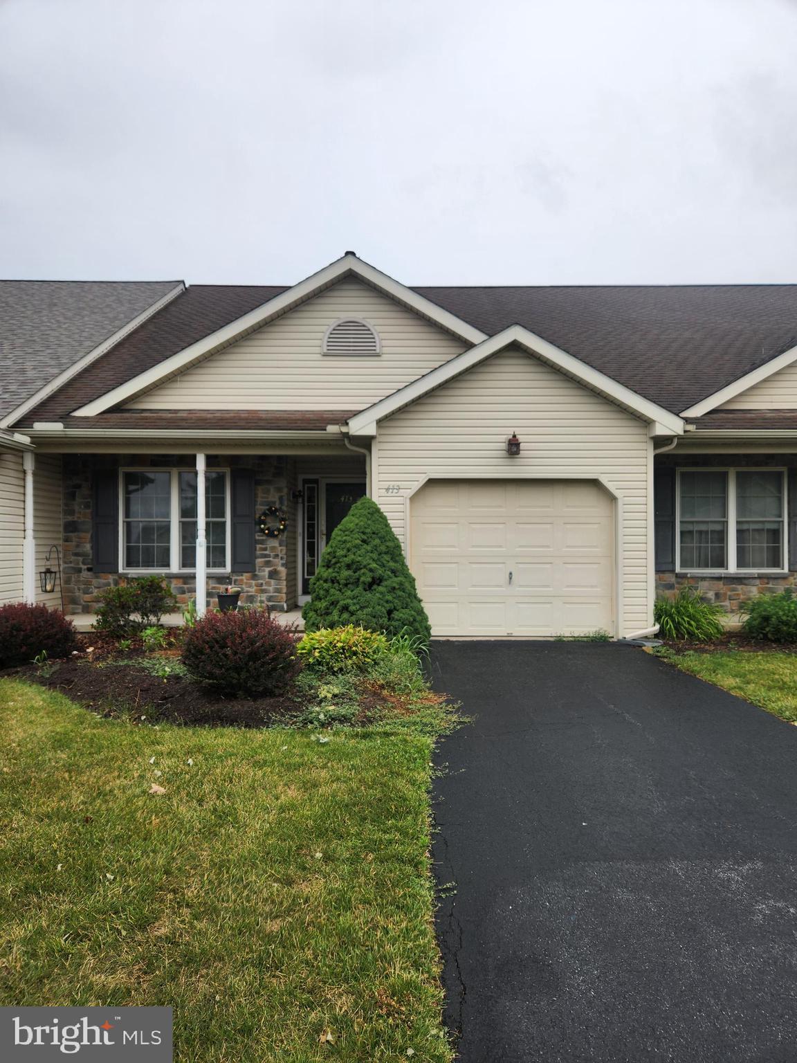 413 Thrush Drive Manheim, PA 17545 - Photo 2 of 26