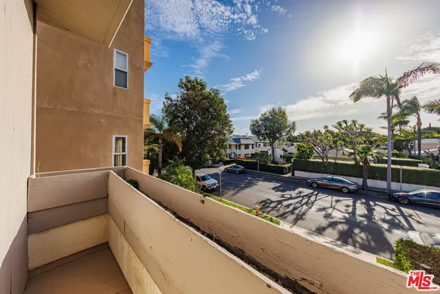 $675,000 | 1522 Centinela Avenue, Unit 210, Los Angeles, CA 90025