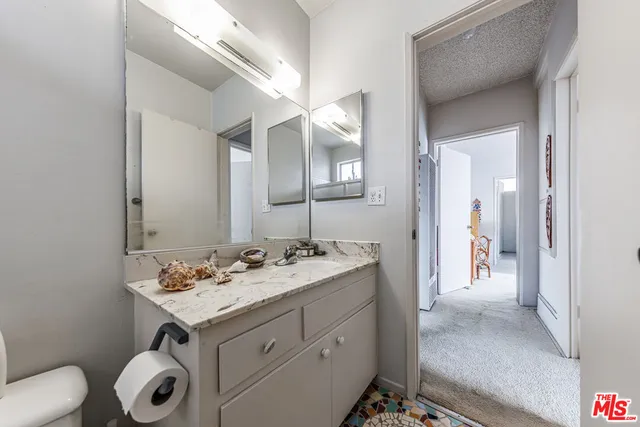 $675,000 | 1522 Centinela Avenue, Unit 210, Los Angeles, CA 90025