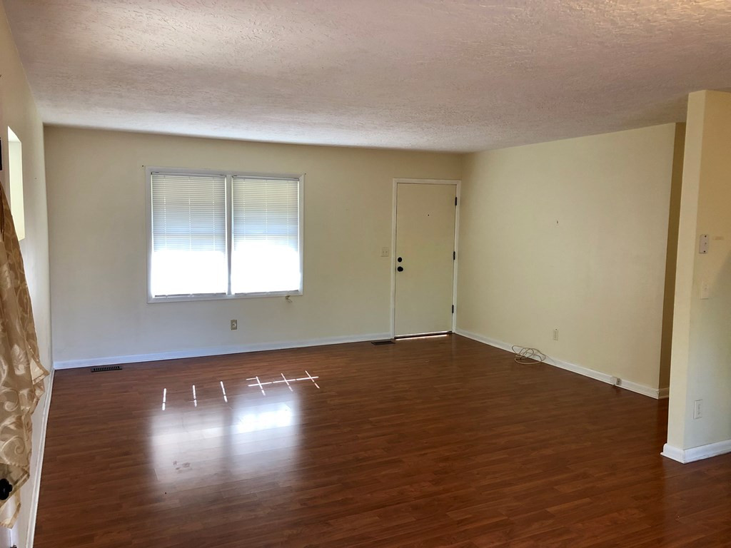 812 Springdale Road North Augusta, SC 29841 - Photo 2 of 20 Livingroom